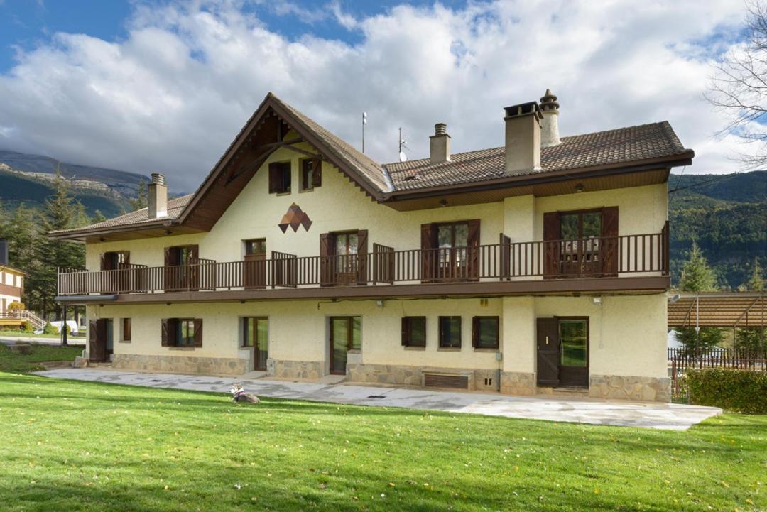 Albergue Villanua Ngoại thất bức ảnh